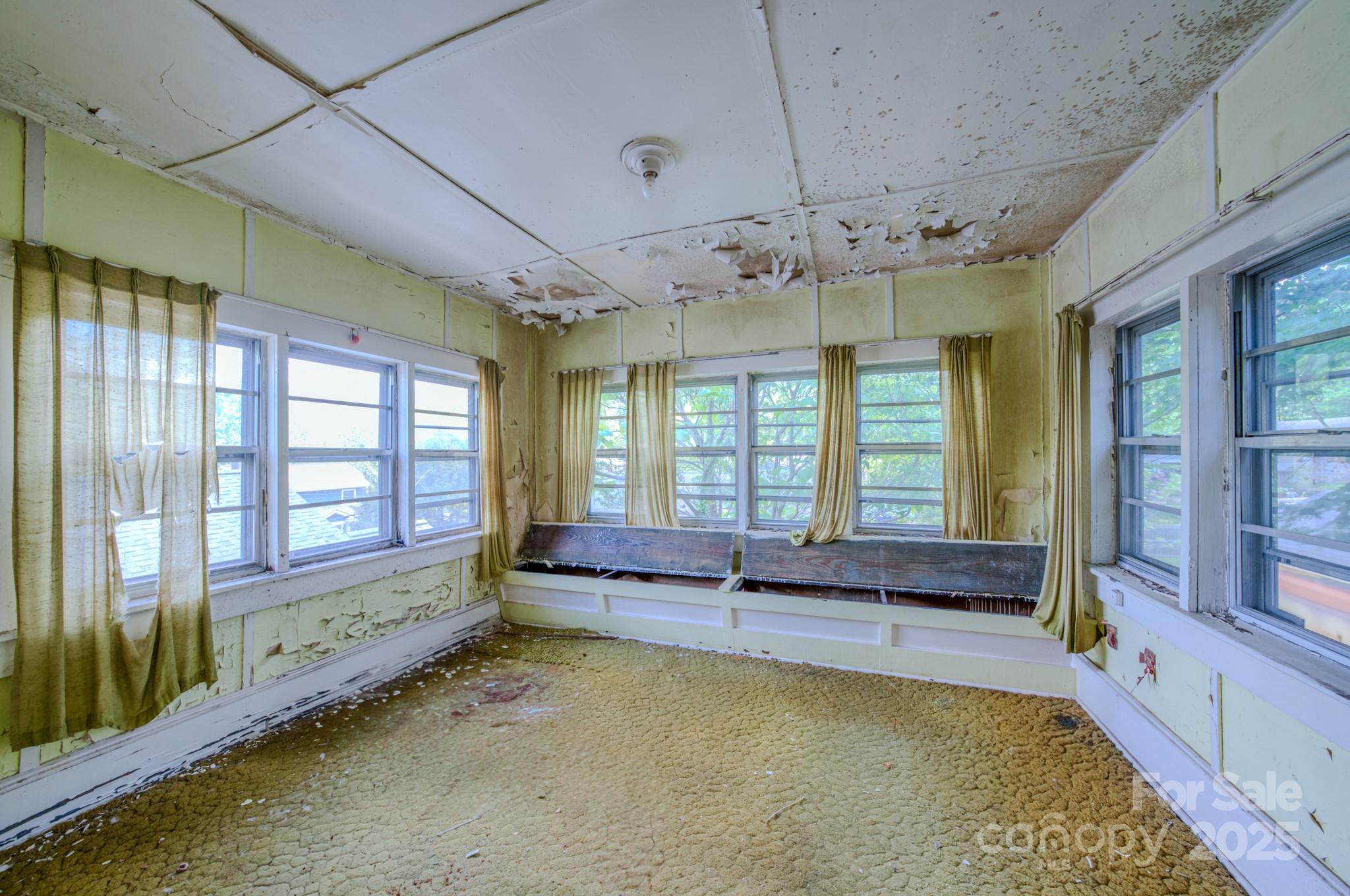 69 Austin Avenue Asheville NC 28801