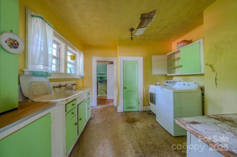 69 Austin Avenue Asheville NC 28801