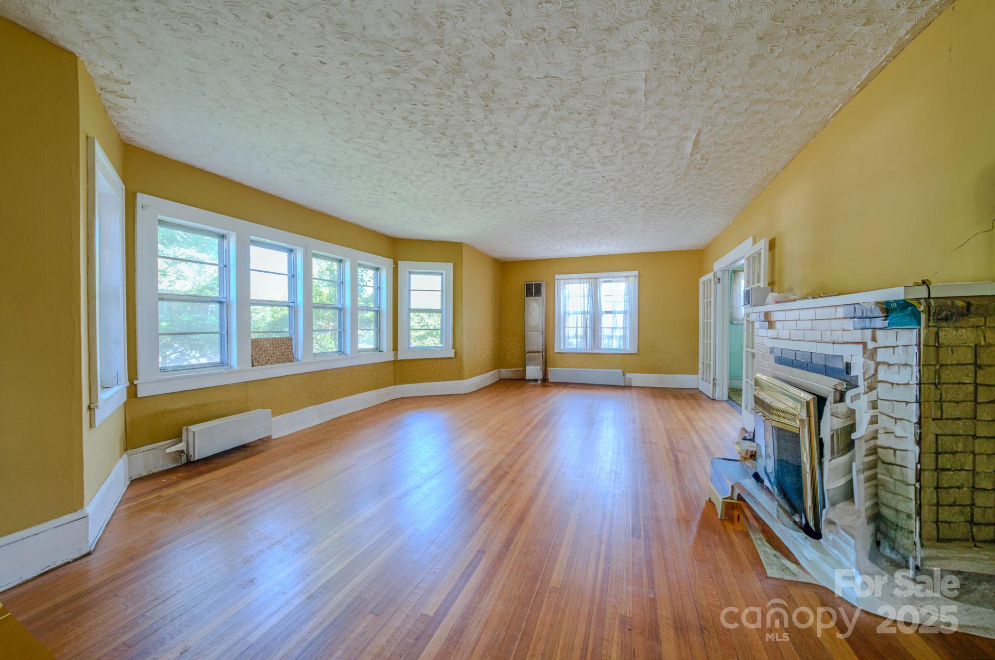 69 Austin Avenue Asheville NC 28801