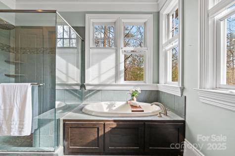 14 Landsdowne Court Asheville NC 28803