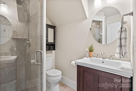 14 Landsdowne Court Asheville NC 28803