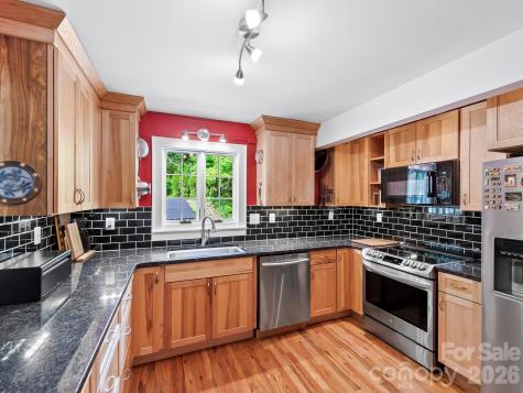 84 Arthur Road Asheville NC 28806