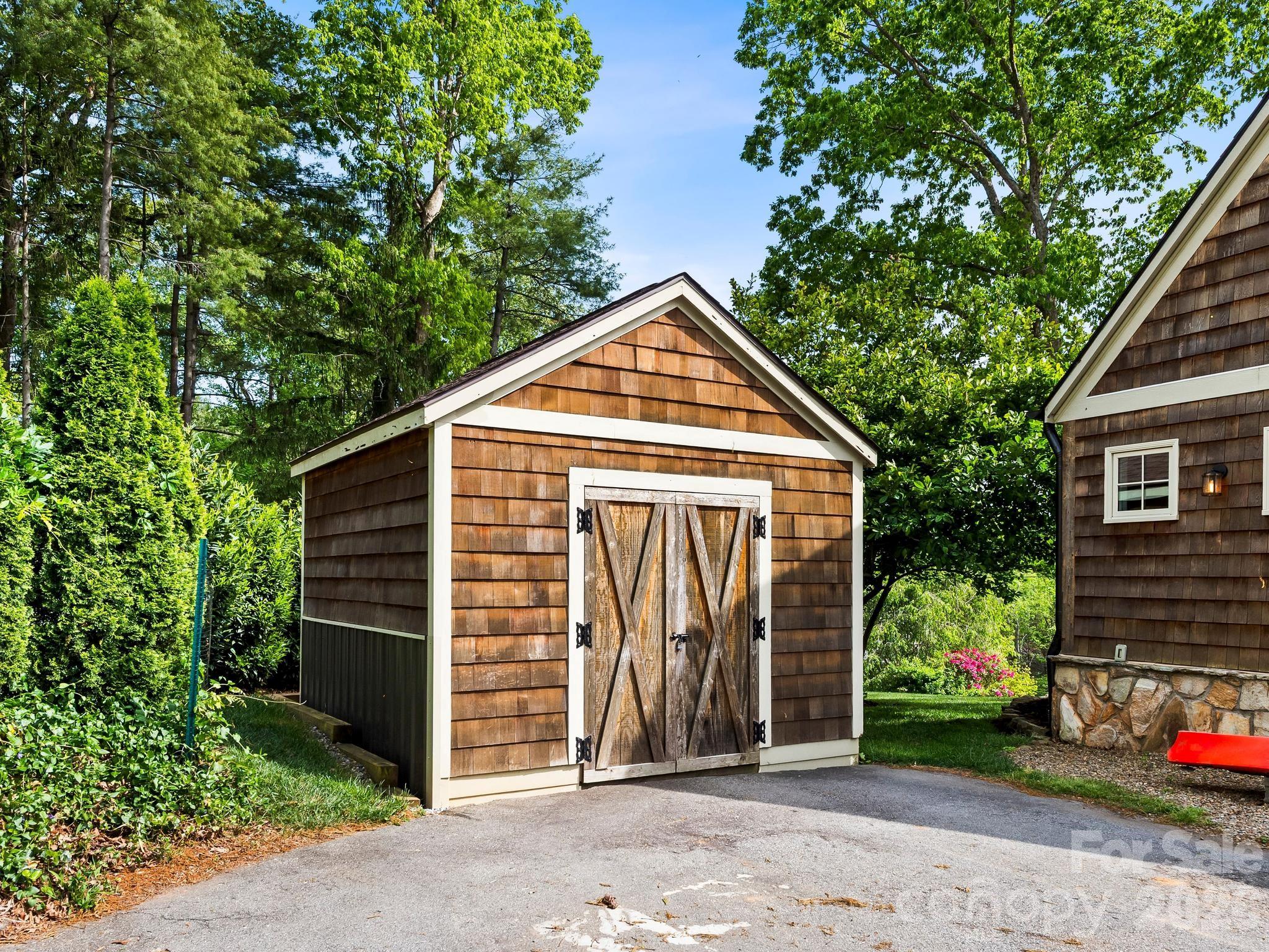 84 Arthur Road Asheville NC 28806