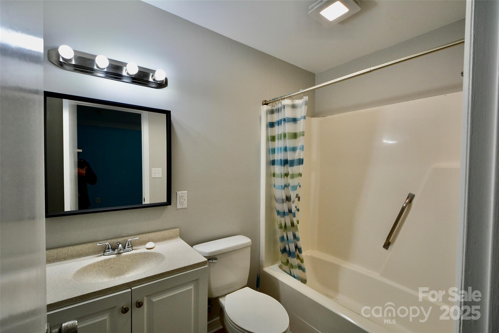6801 Barrington Drive Charlotte NC 28215