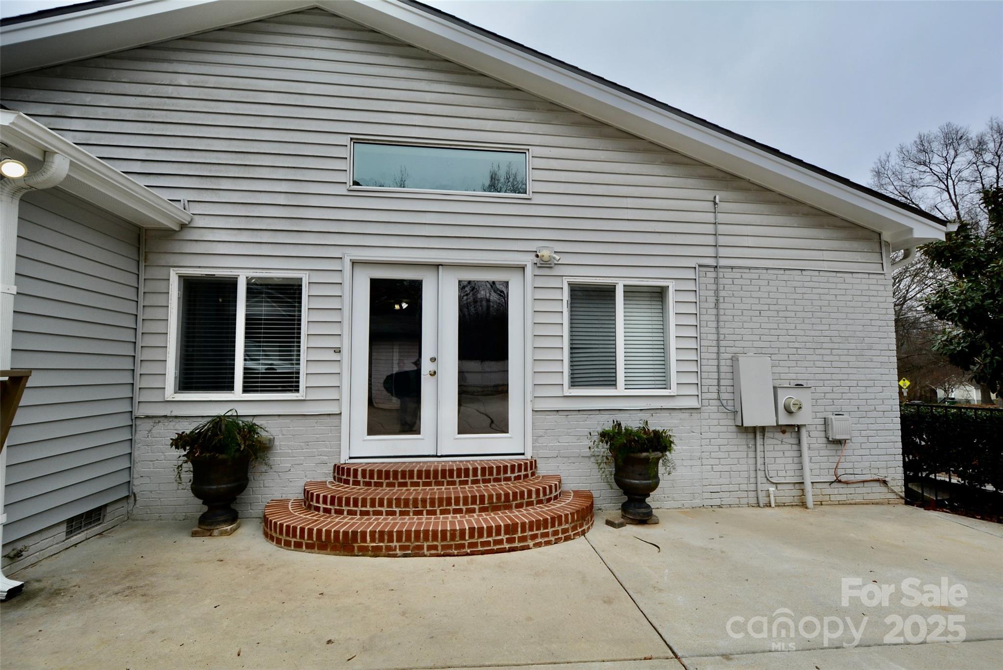 6801 Barrington Drive Charlotte NC 28215