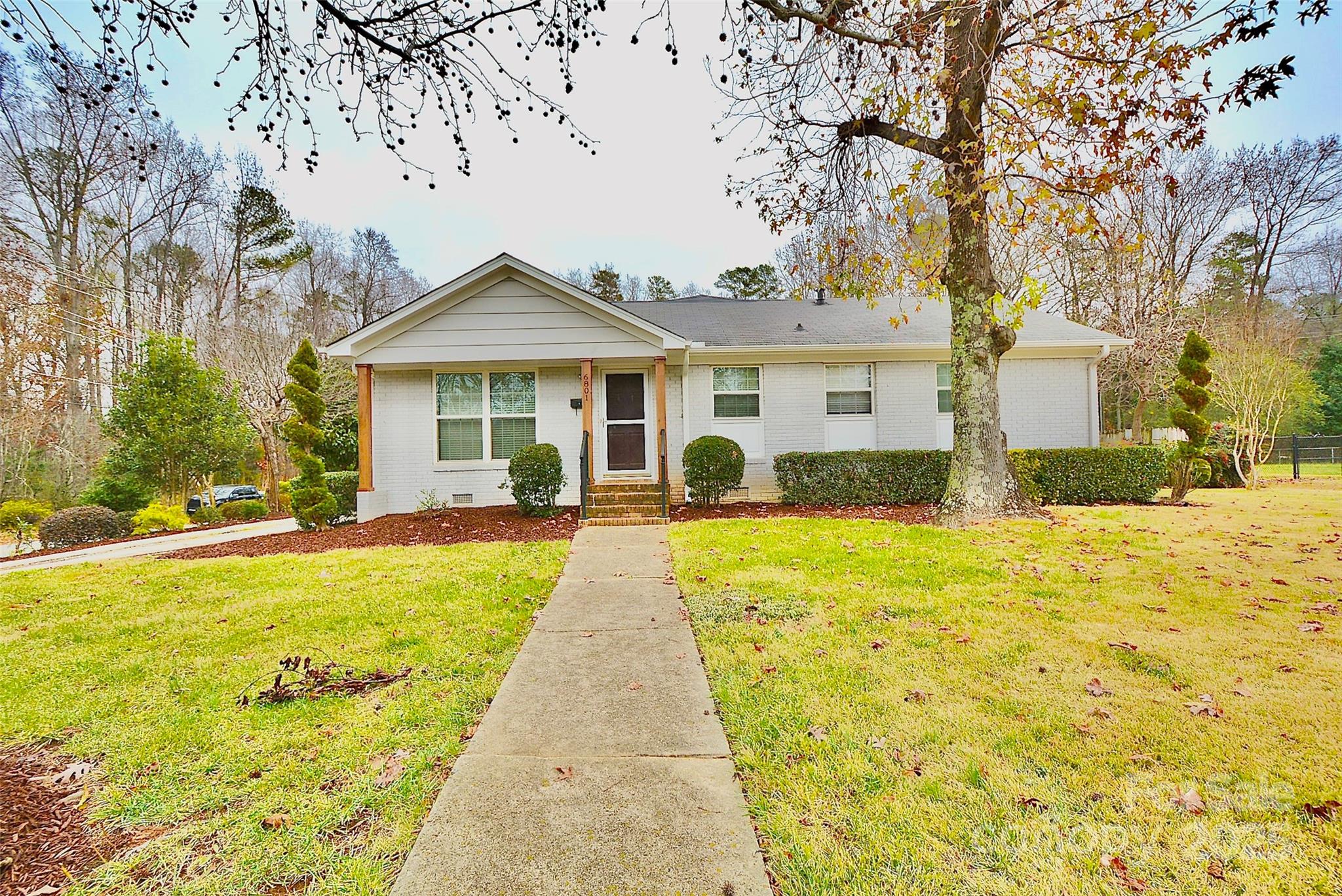 6801 Barrington Drive Charlotte NC 28215
