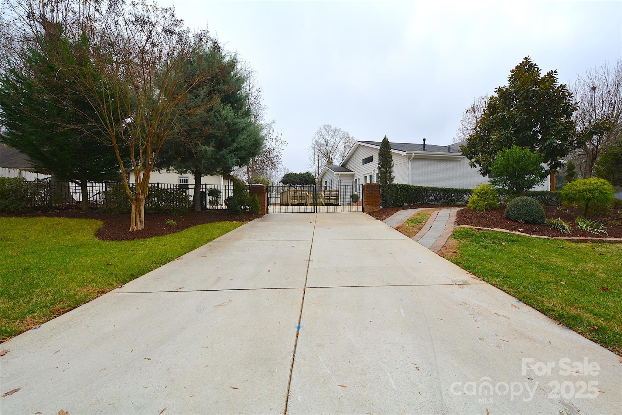 6801 Barrington Drive Charlotte NC 28215