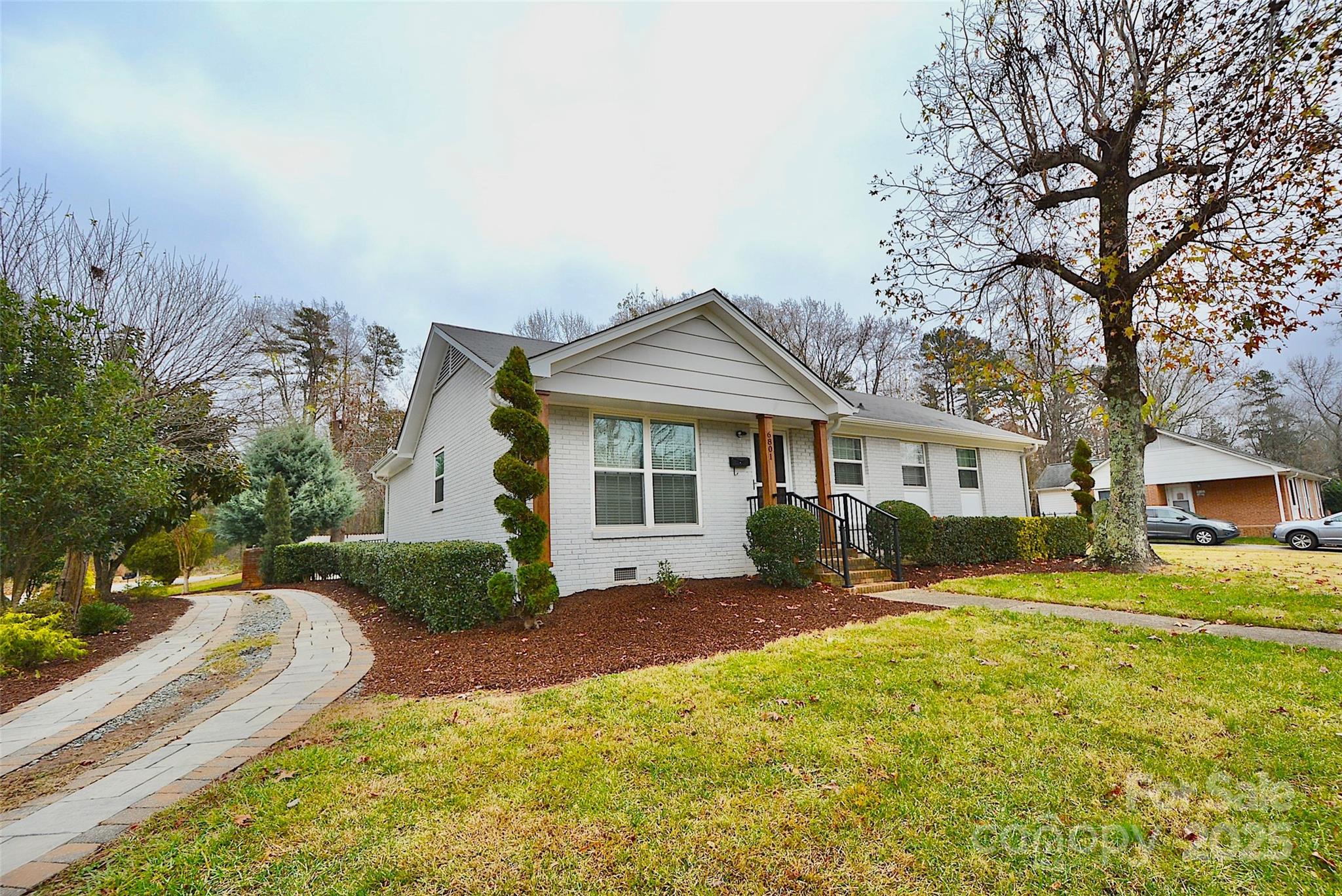 6801 Barrington Drive Charlotte NC 28215