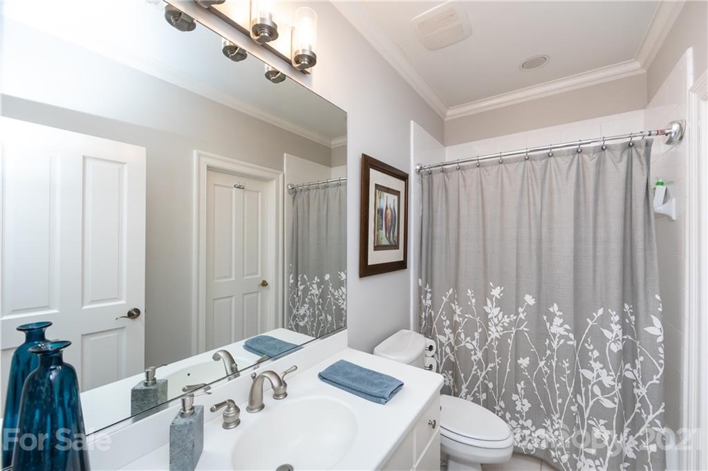 2035 Hastings Drive Charlotte NC 28207
