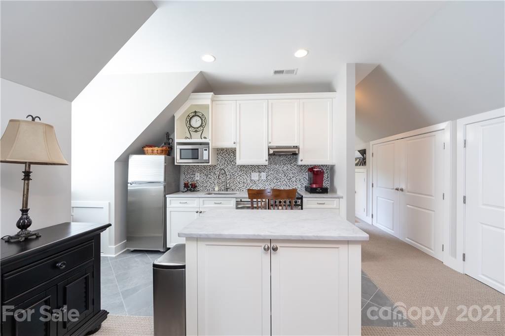 2035 Hastings Drive Charlotte NC 28207