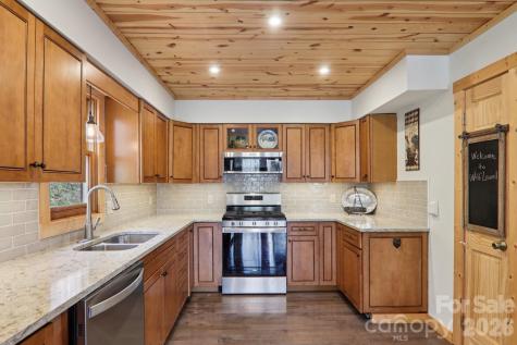 2665 El Miner Drive Mars Hill NC 28754