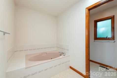 29 Hillcreek Drive Asheville NC 28804