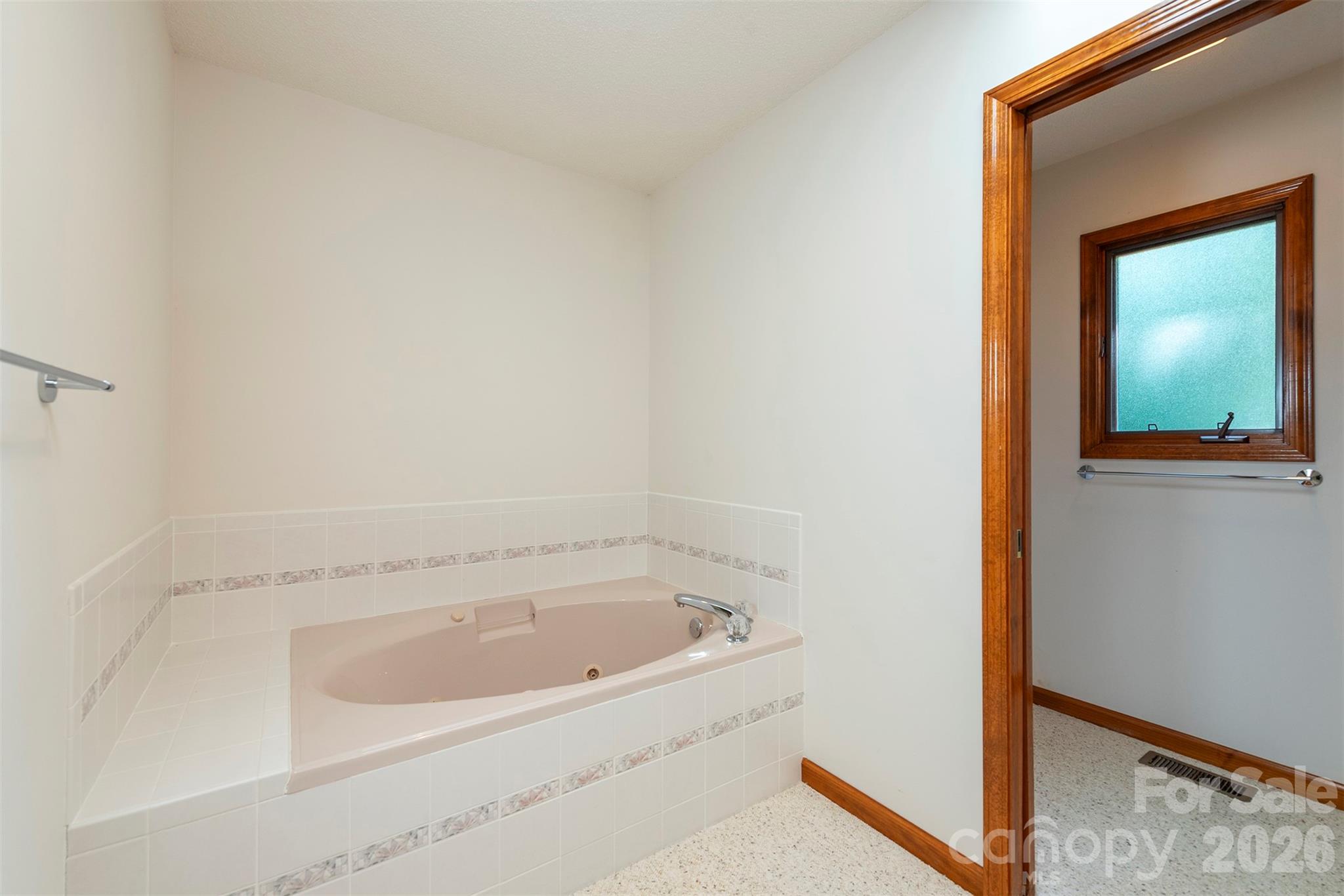 29 Hillcreek Drive Asheville NC 28804