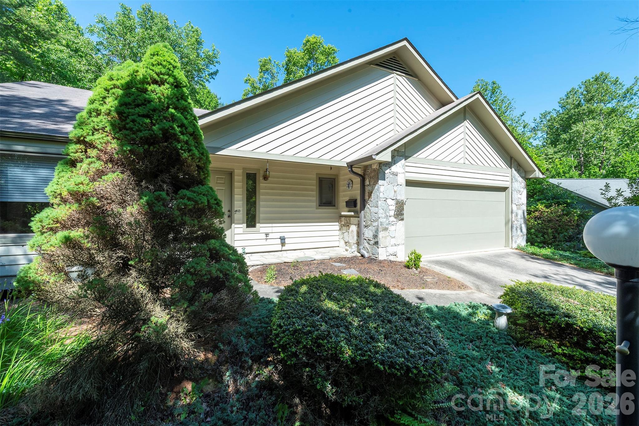 29 Hillcreek Drive Asheville NC 28804
