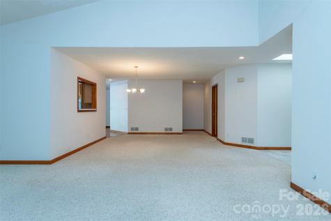 29 Hillcreek Drive Asheville NC 28804