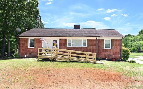 902 E Boyd Street Maiden NC 28650