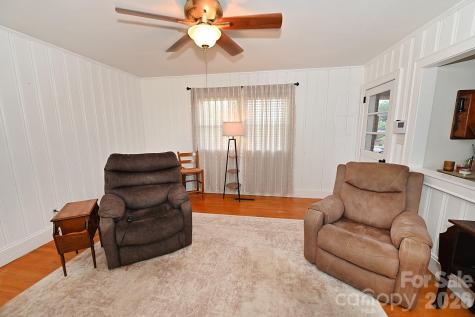 902 E Boyd Street Maiden NC 28650