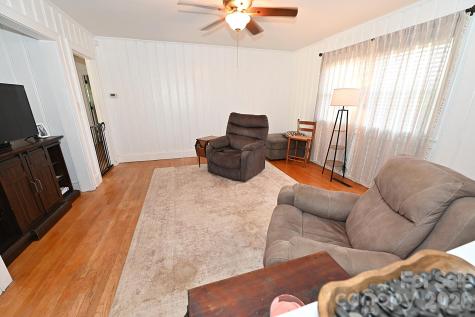 902 E Boyd Street Maiden NC 28650