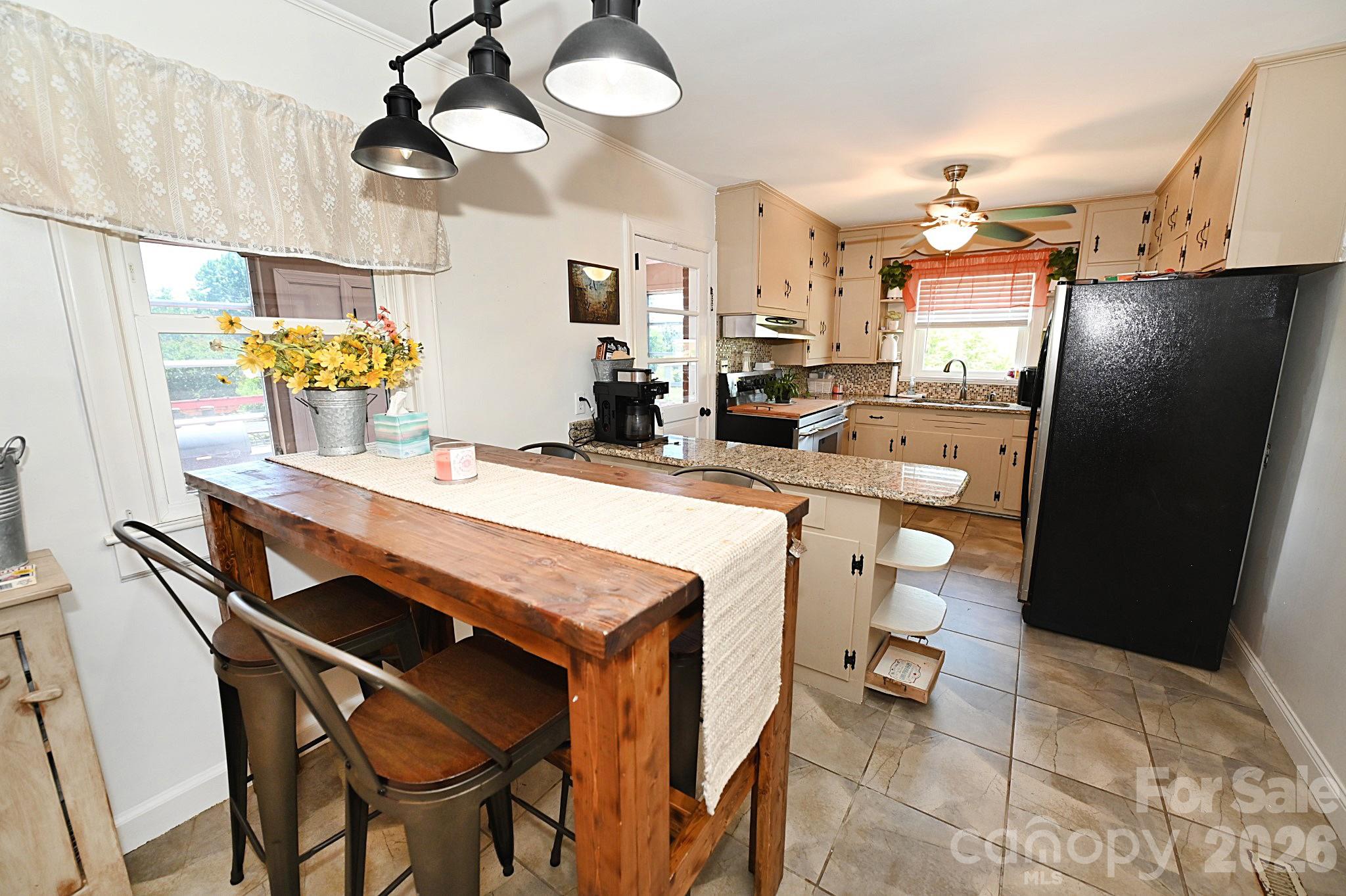 902 E Boyd Street Maiden NC 28650