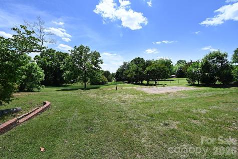 902 E Boyd Street Maiden NC 28650