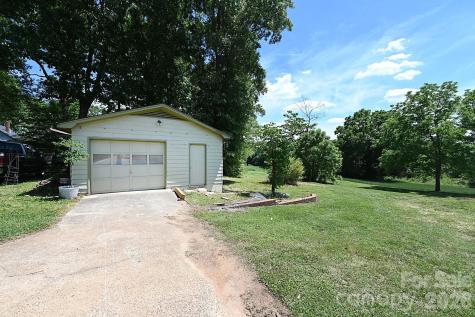 902 E Boyd Street Maiden NC 28650