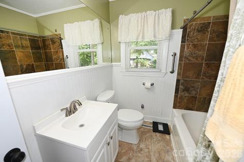 902 E Boyd Street Maiden NC 28650