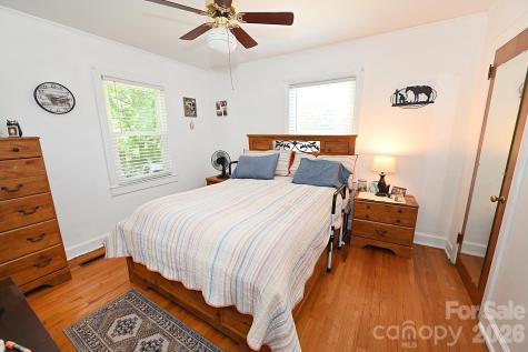 902 E Boyd Street Maiden NC 28650