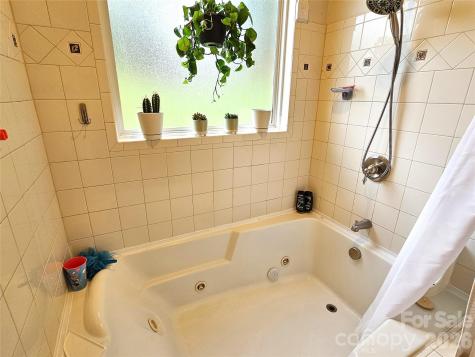111 Old Hickory Drive Morganton NC 28655