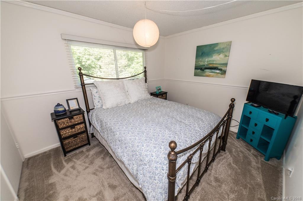 12009 Five Cedars Road Charlotte NC 28226
