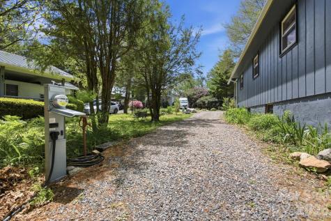 143 Snowshoe Loop Newland NC 28657