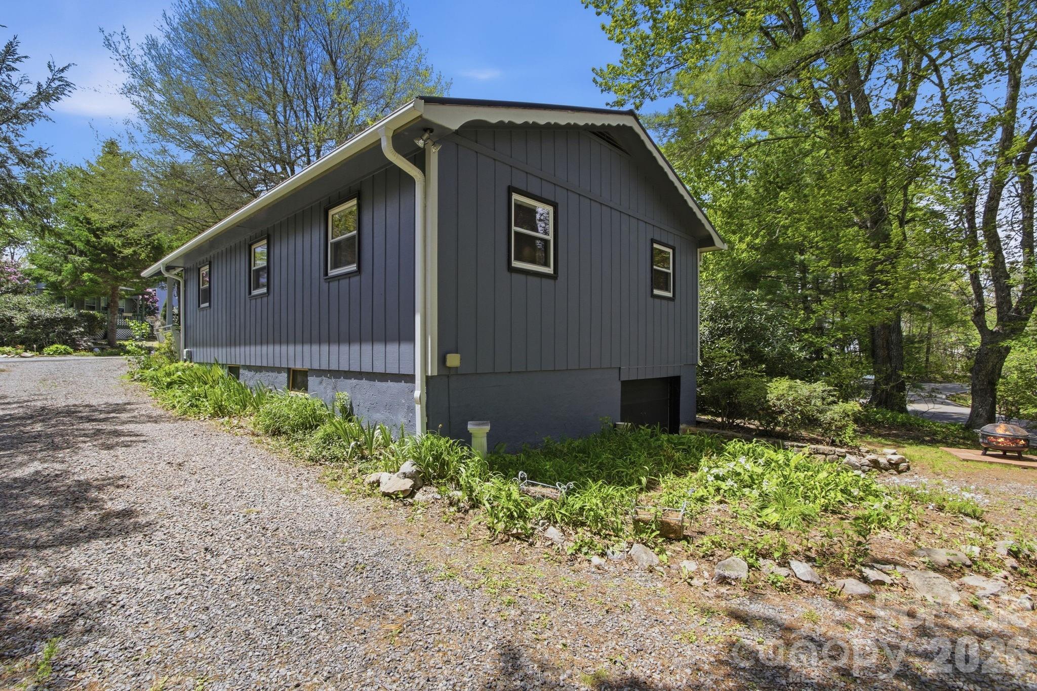 143 Snowshoe Loop Newland NC 28657