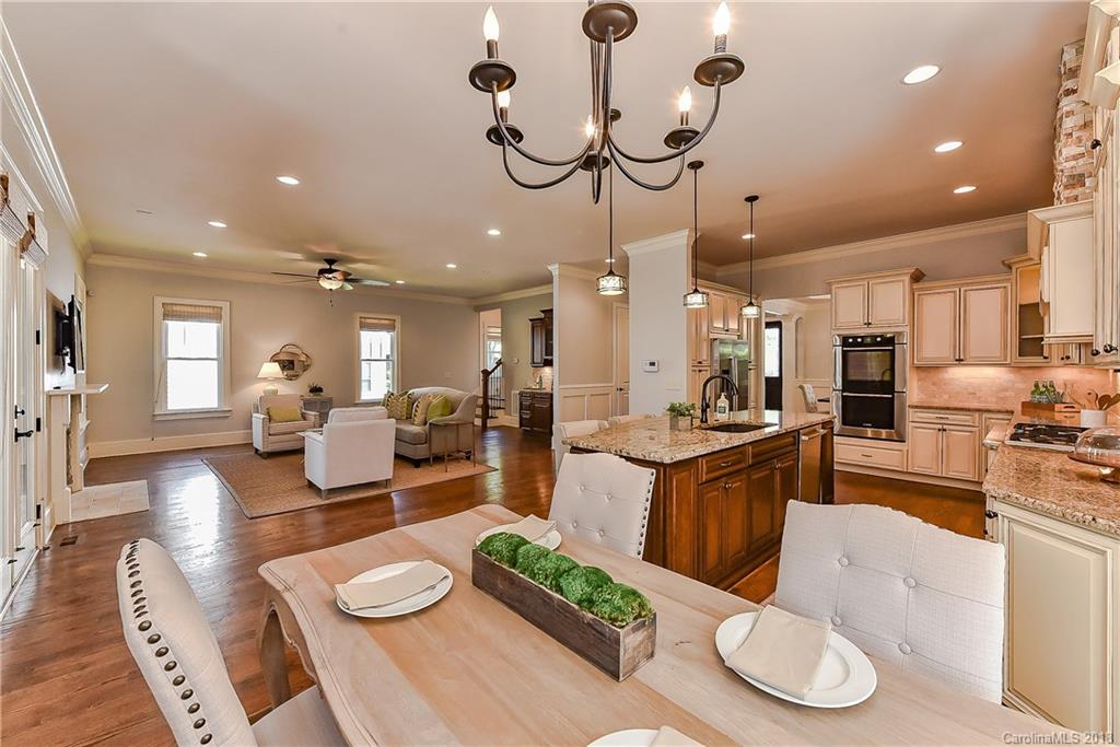438 Iverson Way Charlotte NC 28203