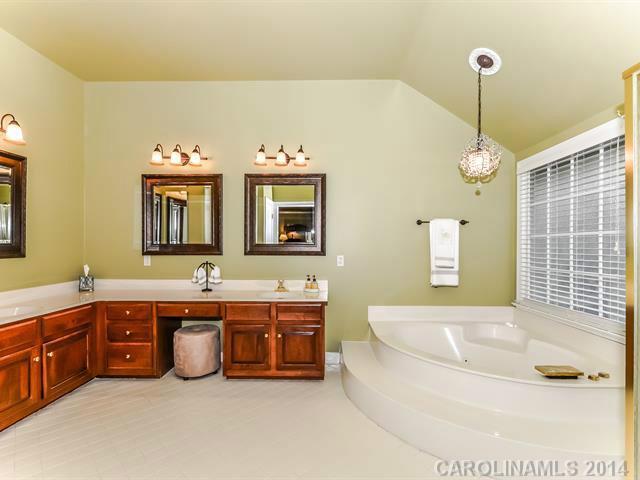 7002 Jardiniere Court Charlotte NC 28226