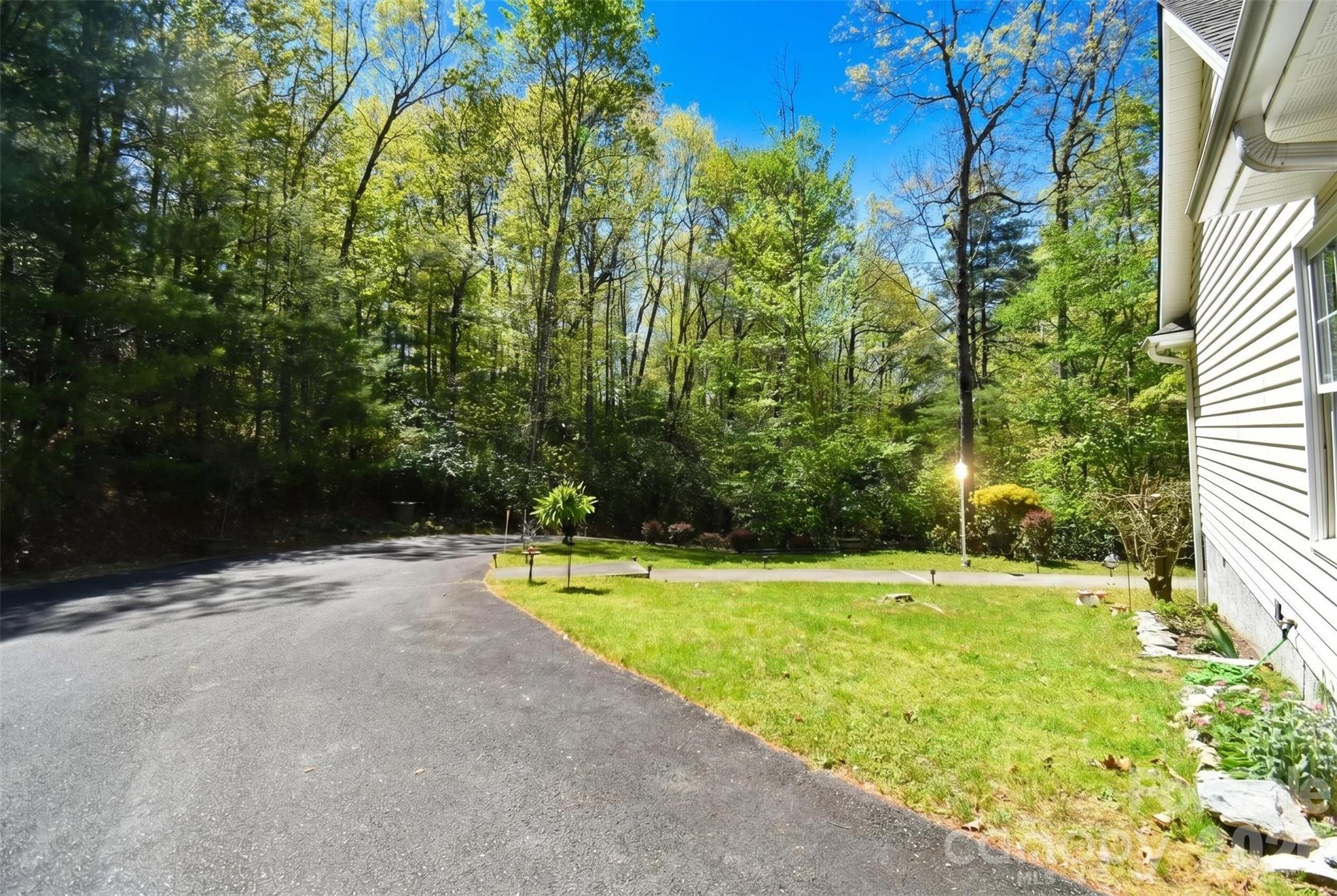 548 Thunder Road Brevard NC 28712
