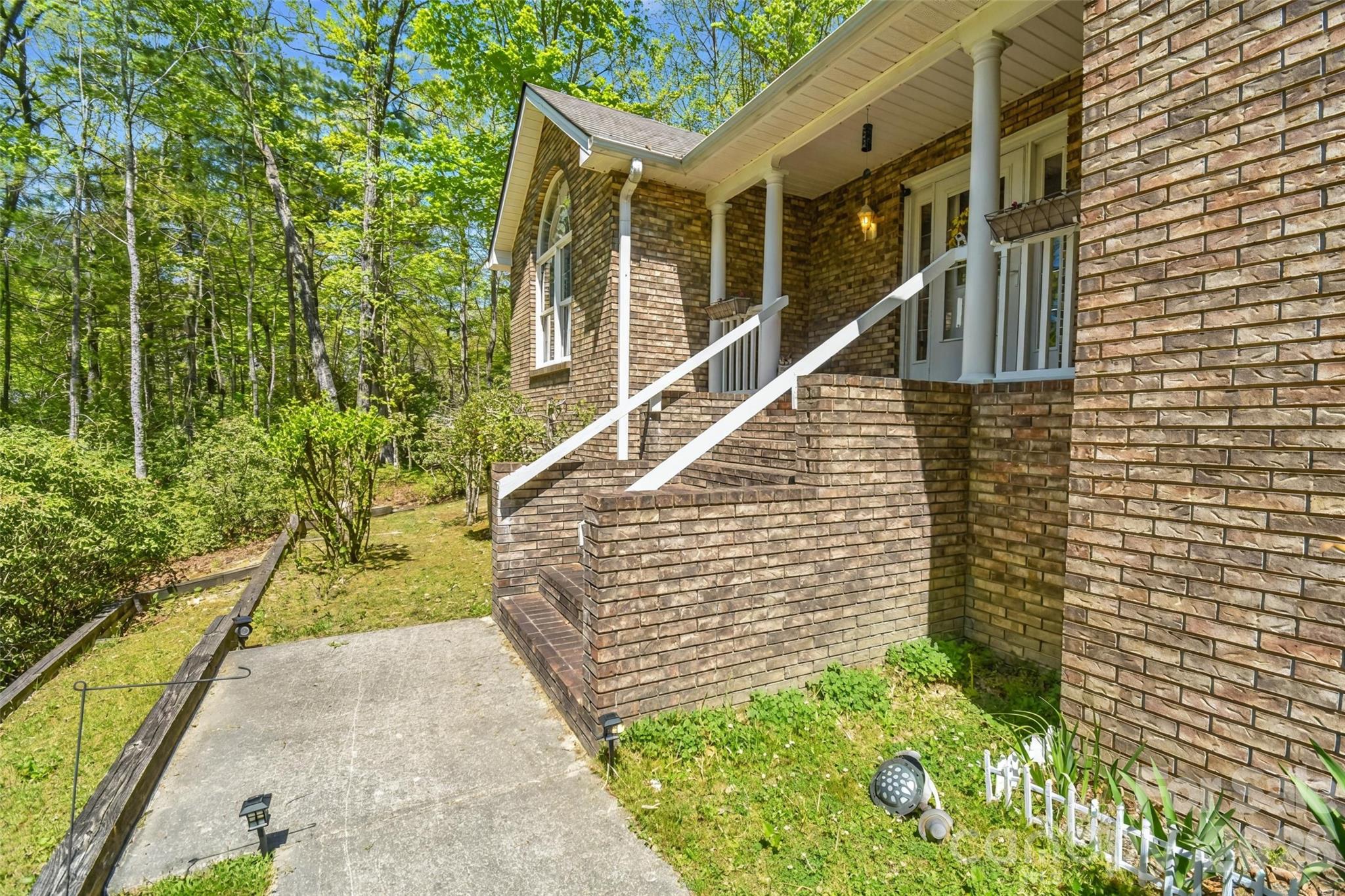 548 Thunder Road Brevard NC 28712