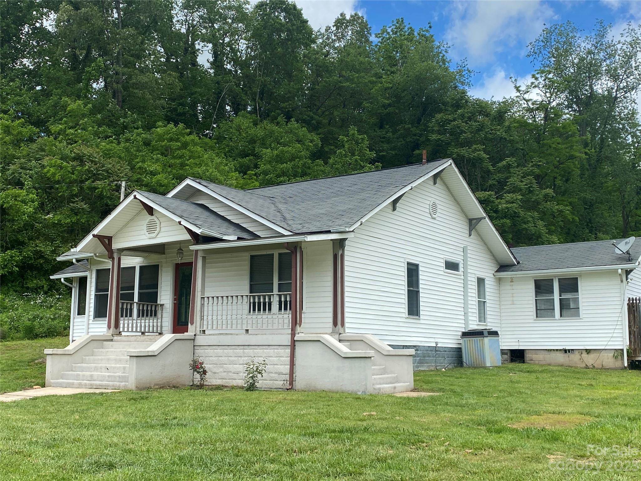 3911 Skyland Drive Sylva NC 28779