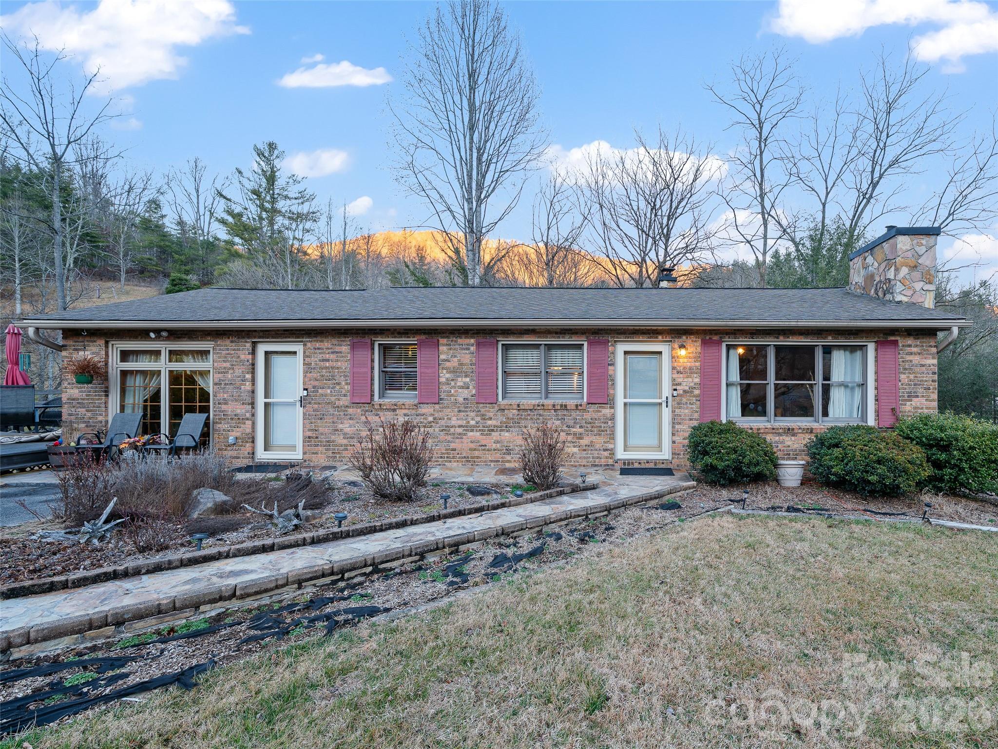 1280 Hamburg Road Bakersville NC 28705