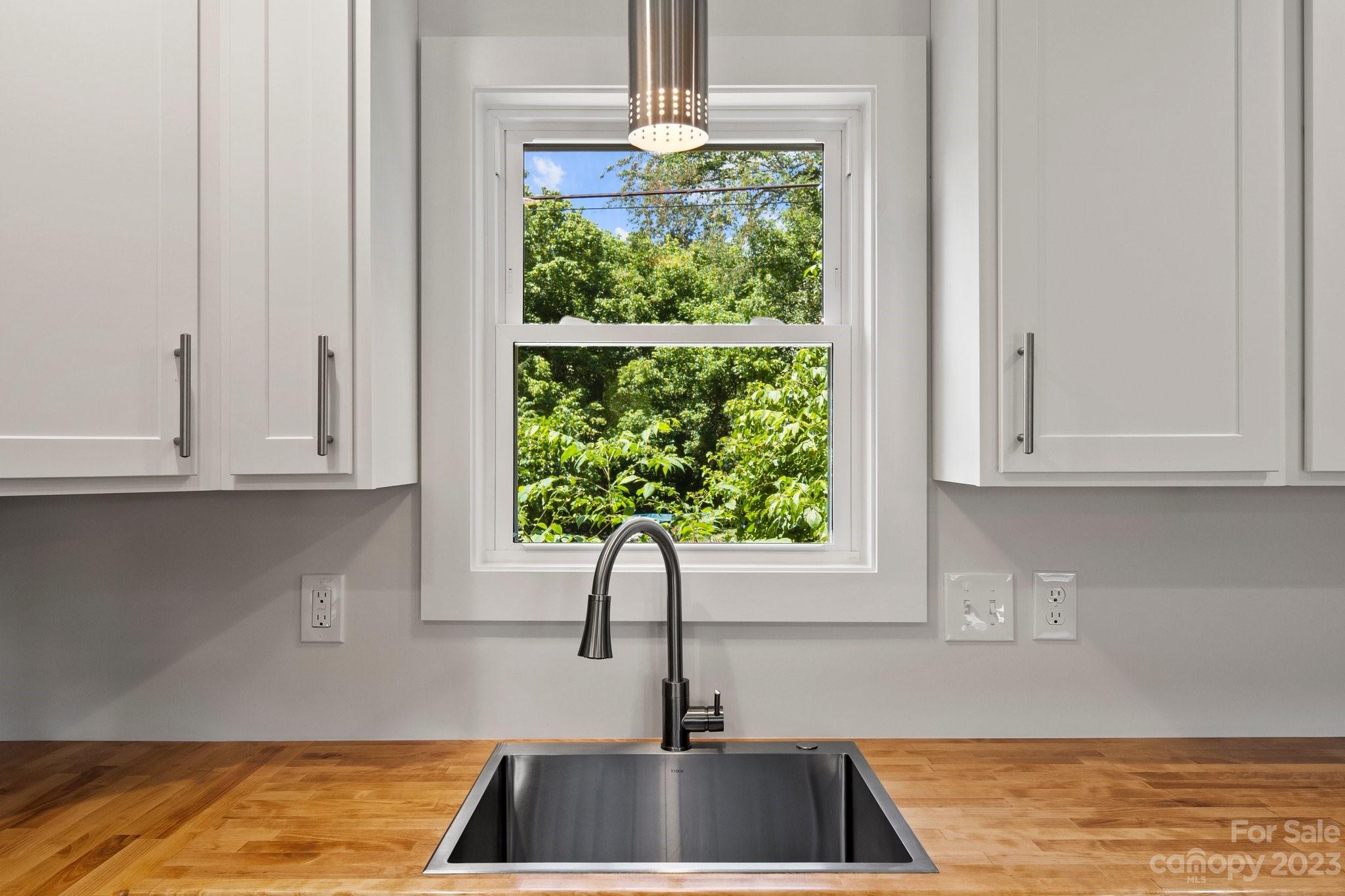 26 Hopedale Circle Asheville NC 28806