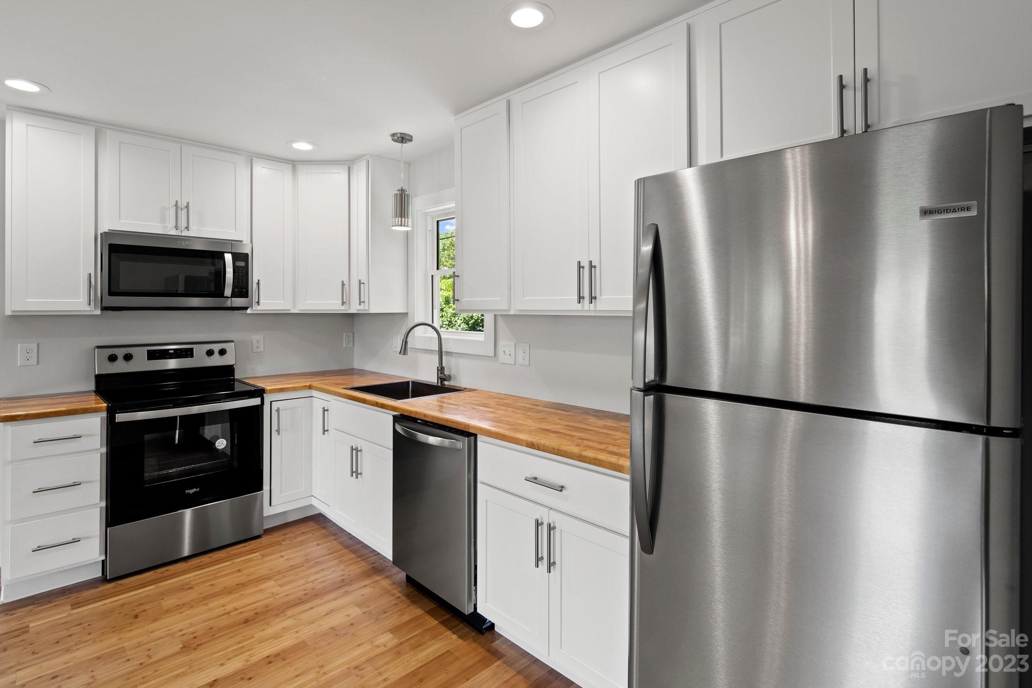 26 Hopedale Circle Asheville NC 28806