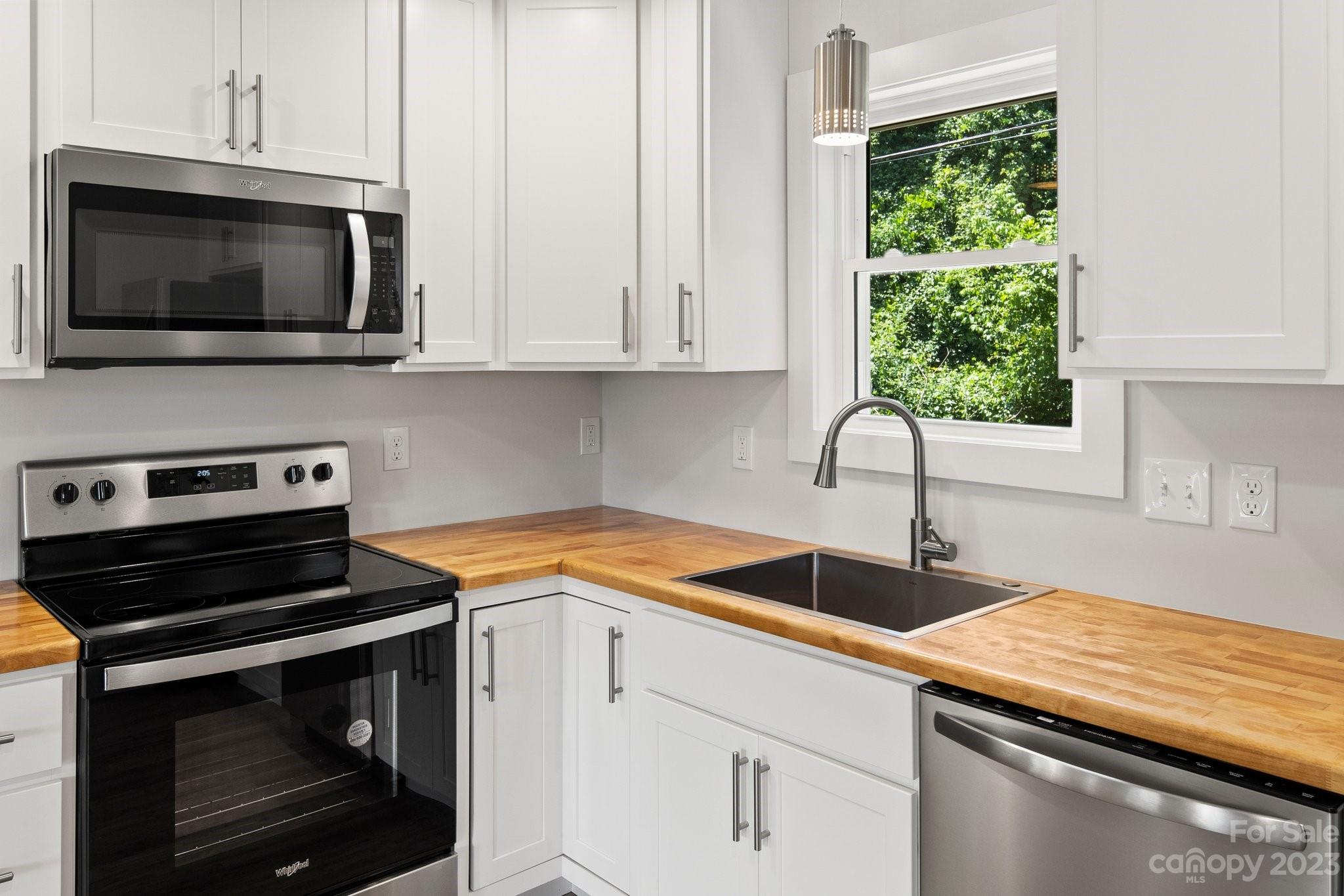 26 Hopedale Circle Asheville NC 28806