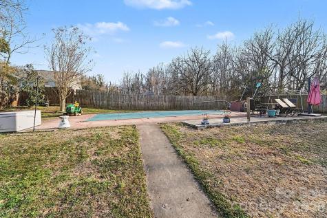 115 N Salisbury Avenue Spencer NC 28159