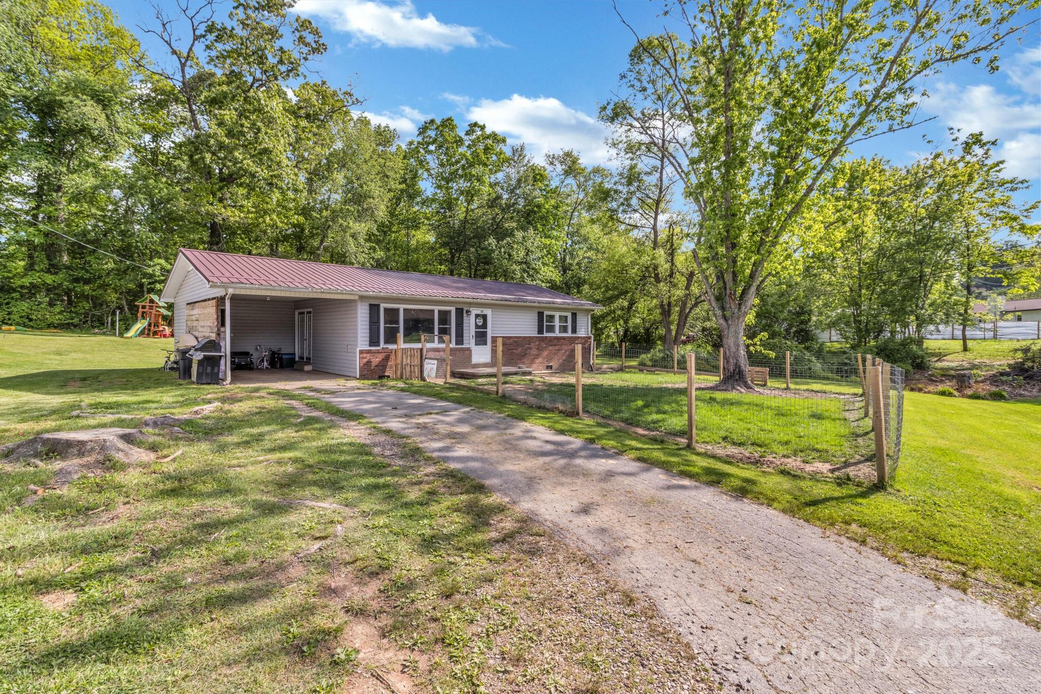 23 Grand Drive Canton NC 28716