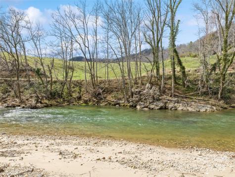 21 Riverbend Road Canton NC 28716