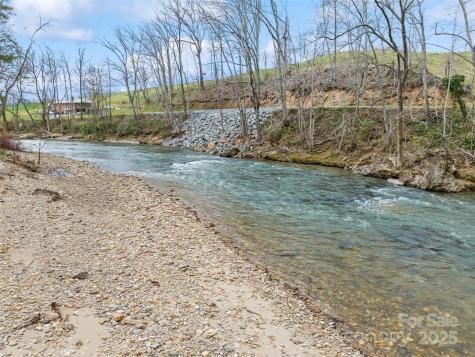 21 Riverbend Road Canton NC 28716