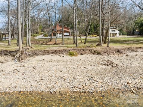 21 Riverbend Road Canton NC 28716