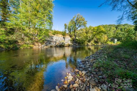 21 Riverbend Road Canton NC 28716