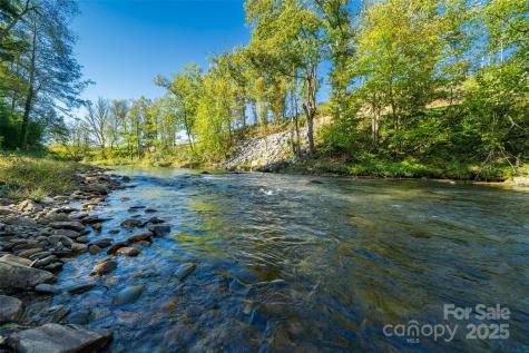 21 Riverbend Road Canton NC 28716