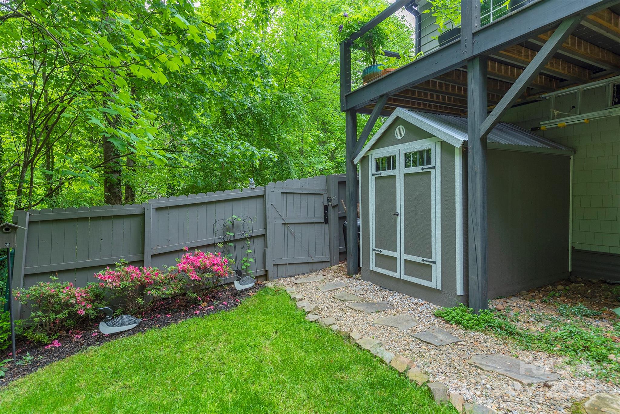 3 Lornelle Place Asheville NC 28804