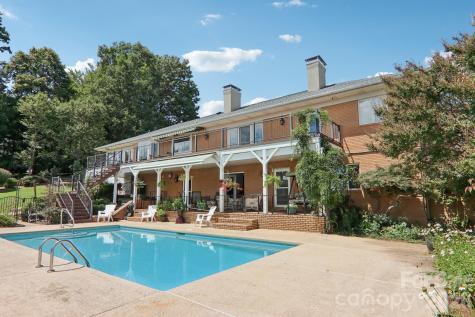 18 Thornapple Drive Hendersonville NC 28739