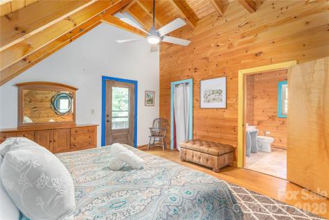40 Shook Cove Road Leicester NC 28748